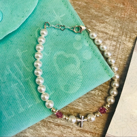 Children’s Swarovski Pearl SS Cross Bracelet - Picture 5 of 8